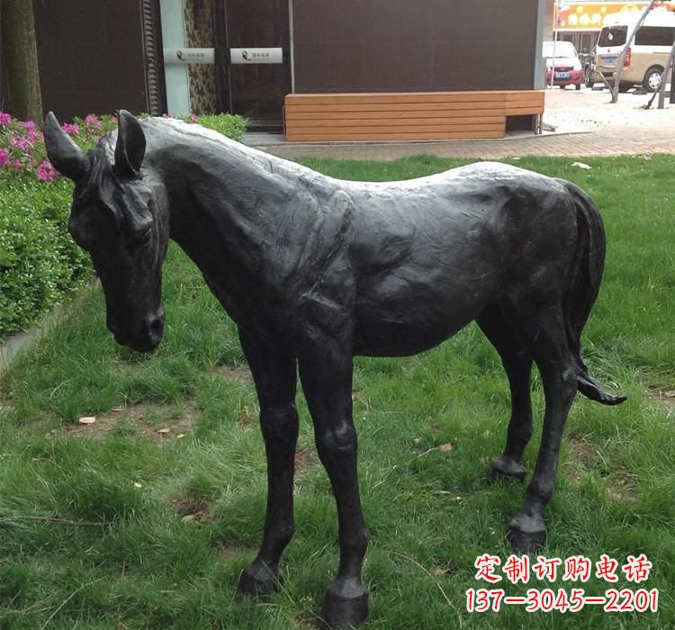 广西大型雕塑装置——马雕塑
