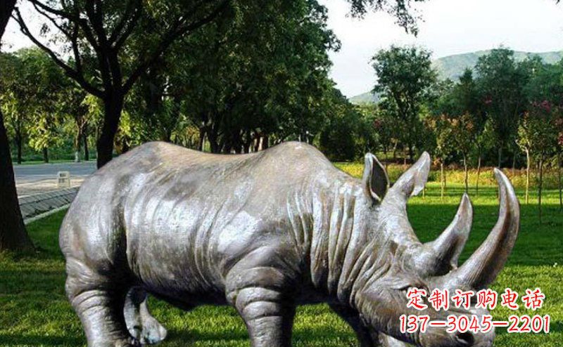 广西公园犀牛玻璃钢