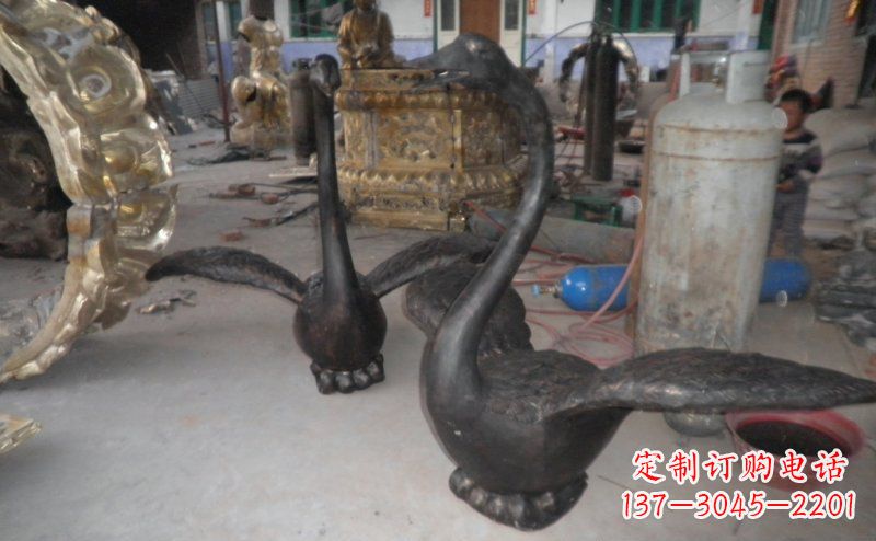 广西公园仙鹤动物铜雕