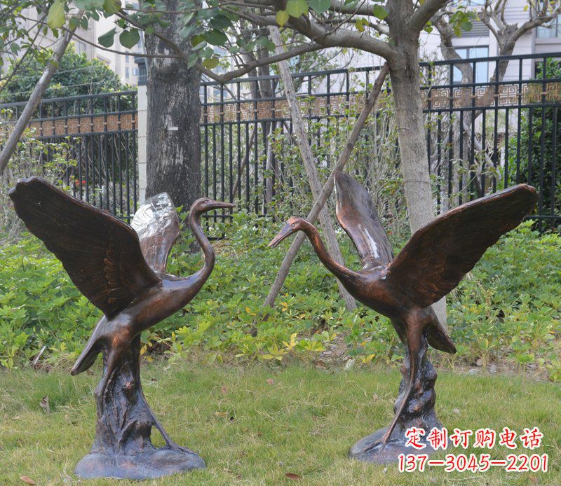 广西公园仙鹤景观玻璃钢仿铜摆件