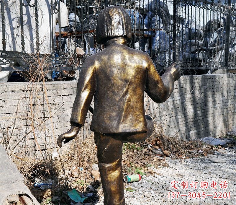广西纯正艺术——公园小女孩踢毽子铜雕