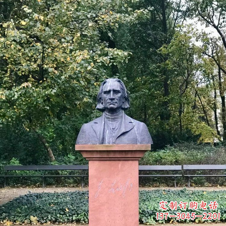 广西钢琴音乐家肖邦的经典雕塑
