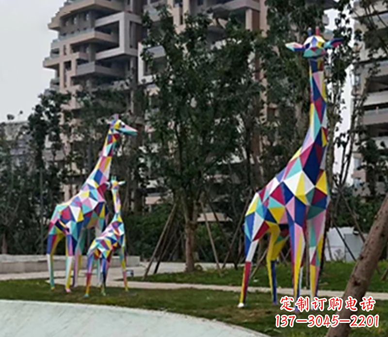 广西精美高雅的长颈鹿雕塑