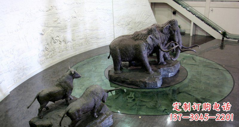广西公园长毛象动物铜雕 (3)
