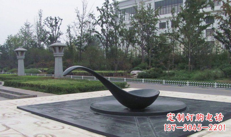 广西中领雕塑指南针铜雕——定制你的独特景观
