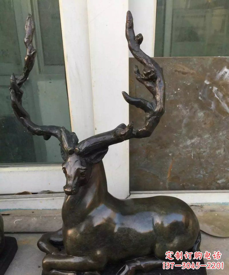 广西铸铜小鹿动物雕塑