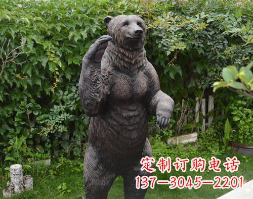 广西仿真狗熊铜雕,体现野性的自然美丽