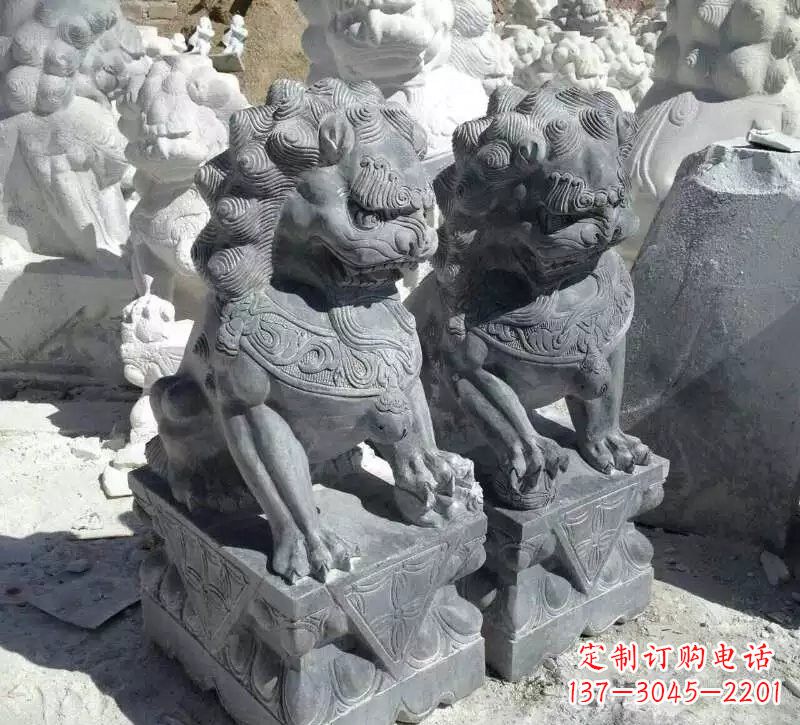 广西古典青石狮子雕塑