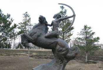 广西公园骑马女人射箭铜雕
