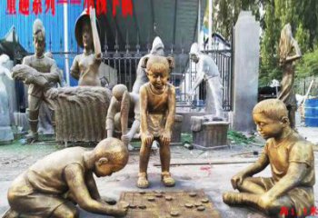 广西铜质童趣儿童下棋雕塑