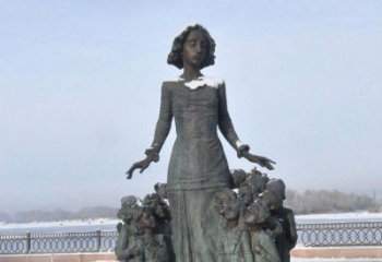 广西铜雕学生人物欢乐的小学生雕塑
