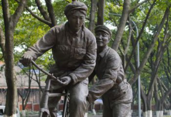 广西装饰你家园的自行车雕塑