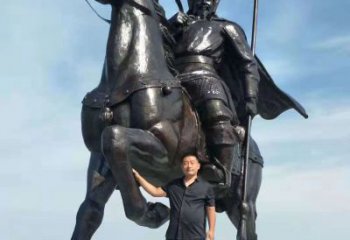 广西以古代骑马将军为灵感的铜雕