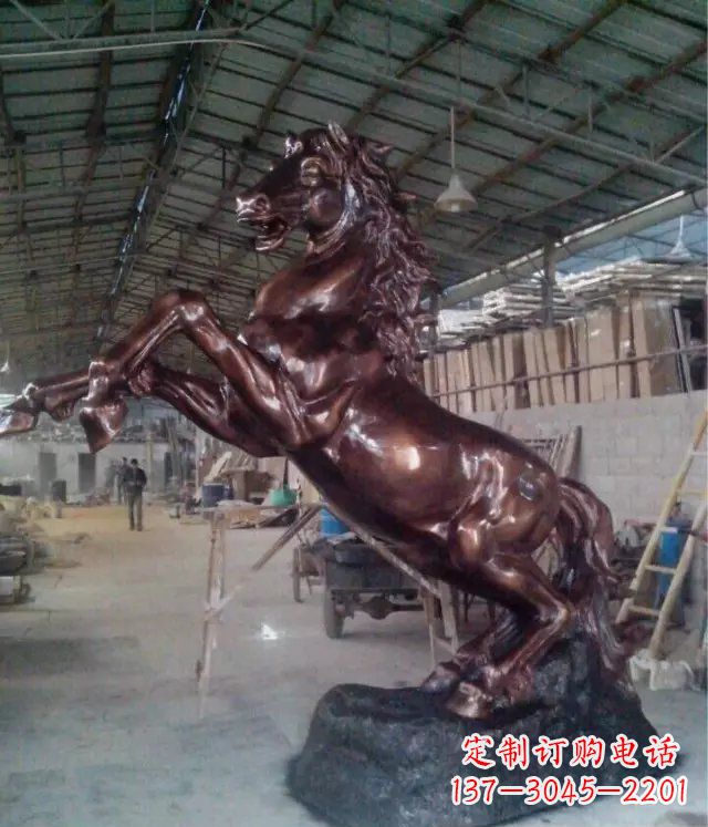 广西广场奔马铜雕
