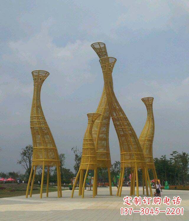 广西优雅与浪漫的相遇——不锈钢长颈鹿雕塑
