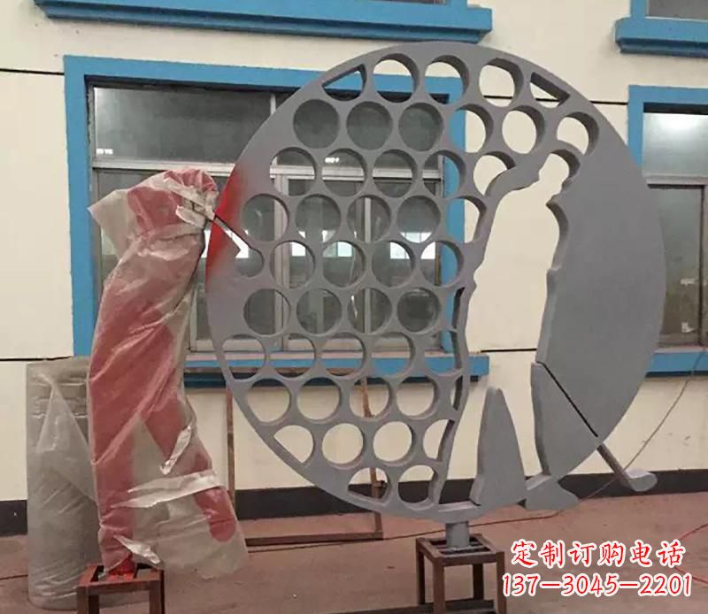 广西广场不锈钢打高尔夫球雕塑