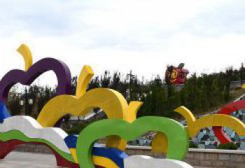 广西广场艺术：不锈钢抽象彩色苹果雕塑