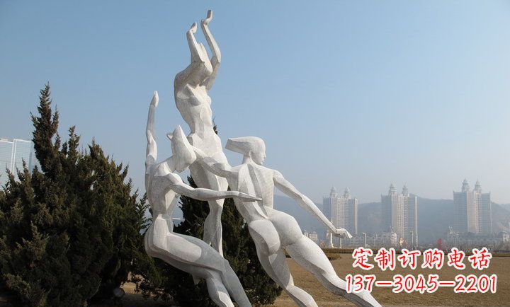 广西广场不锈钢滑冰的女孩雕塑