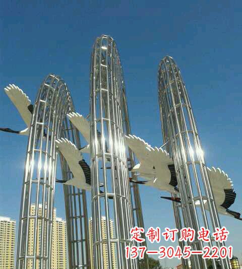 广西高级不锈钢镂空雄鹰雕塑