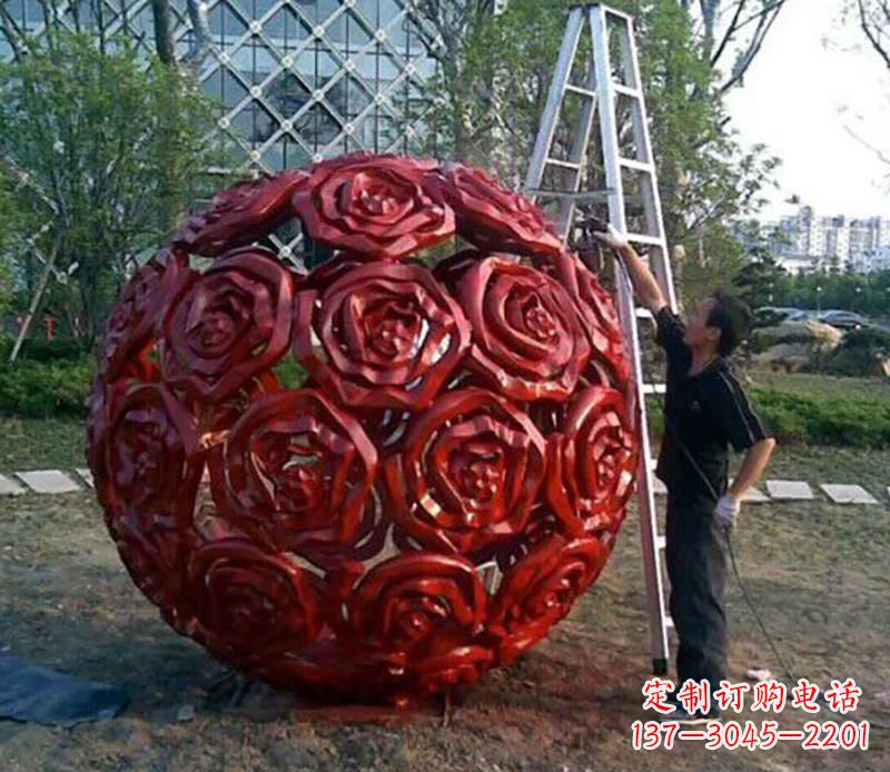 广西不锈钢玫瑰花镂空雕塑