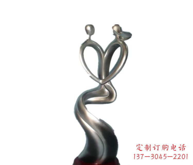 广西爱的象征——不锈钢情侣雕塑