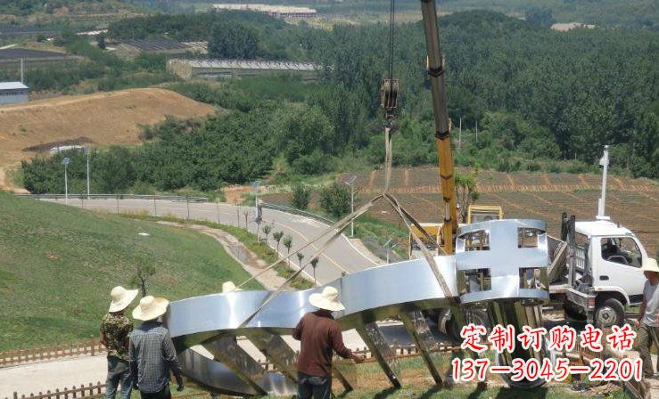 广西中领雕塑:高质量不锈钢竖琴雕塑