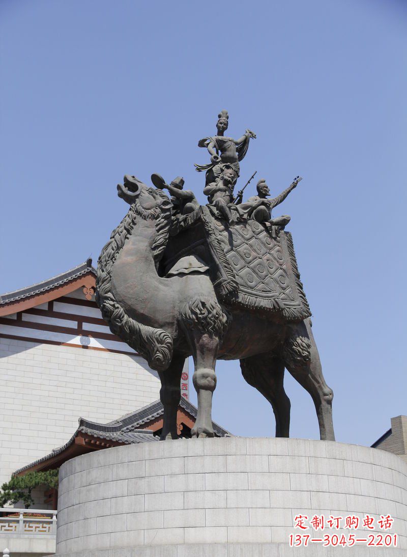 广西中领雕塑:古代人物骑骆驼铜雕