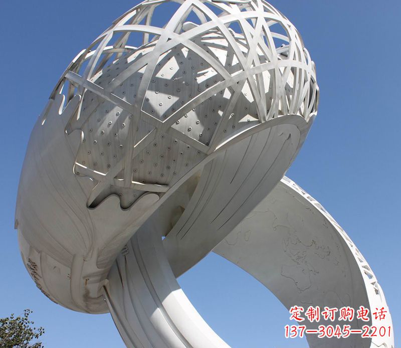 广西艺术品级不锈钢戒指雕塑