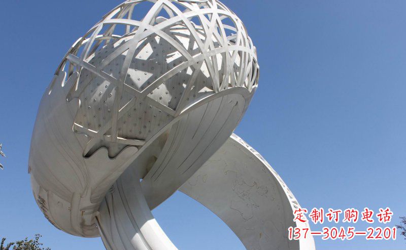 广西广场戒指不锈钢雕塑 (2)