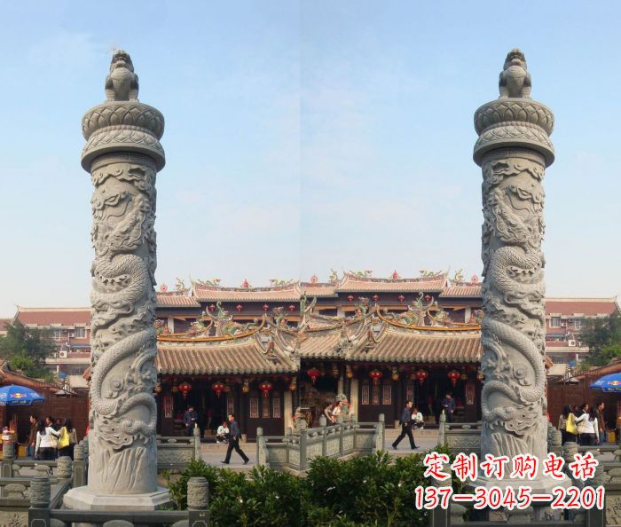 广西精美的汉白玉龙柱石雕塑