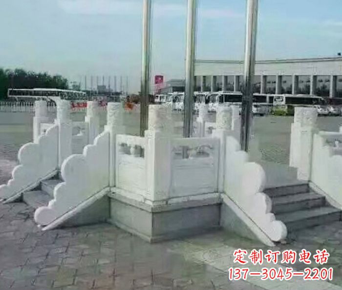广西中领雕塑提供绚丽升旗台石雕,一种标志性的…