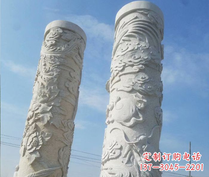广西艺术化的广场龙柱石雕