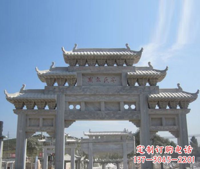广西广场景观三门石雕牌坊 (2)