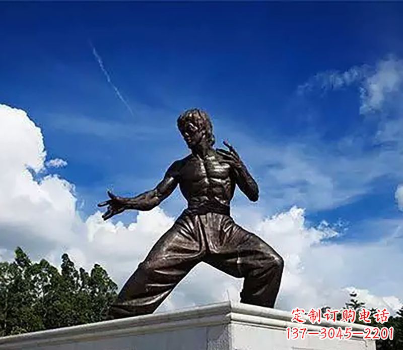 广西铸造传奇——李小龙铜雕塑