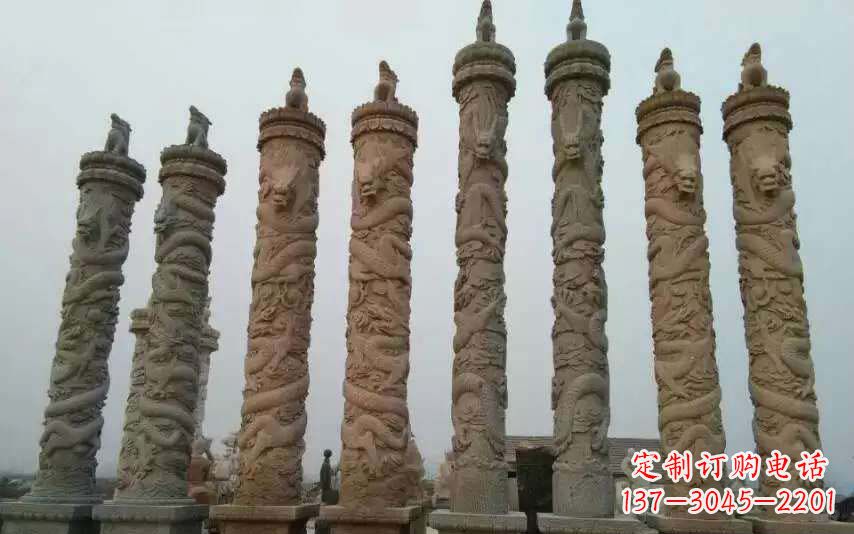 广西风格独特的盘龙石雕