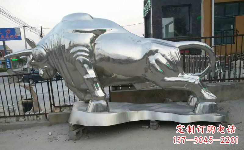 广西广场拓荒牛不锈钢雕塑