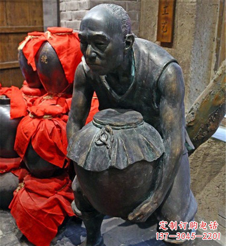 广西铜质老人抱酒图案雕塑
