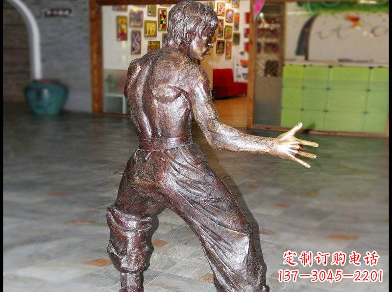 广西精致铜制李小龙雕塑,雕刻细腻精美