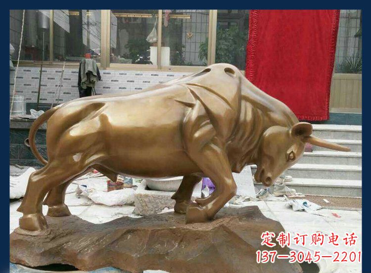 广西铜质金黄牛雕塑:添加活力与美观设计