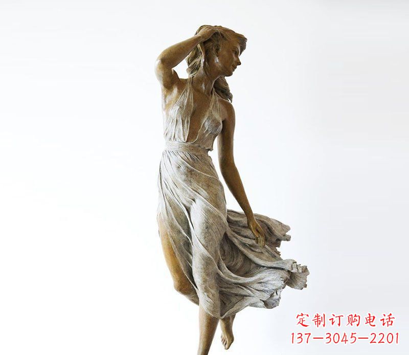 广西空灵优雅的西方美女雕塑