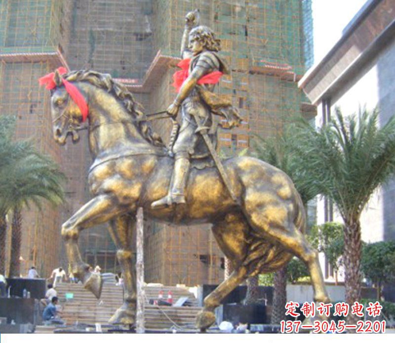广西华丽的骑士雕塑,引人注目的西方骑马战士纪念铜雕