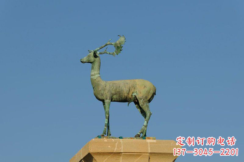 广西中领雕塑鹿雕塑生动逼真