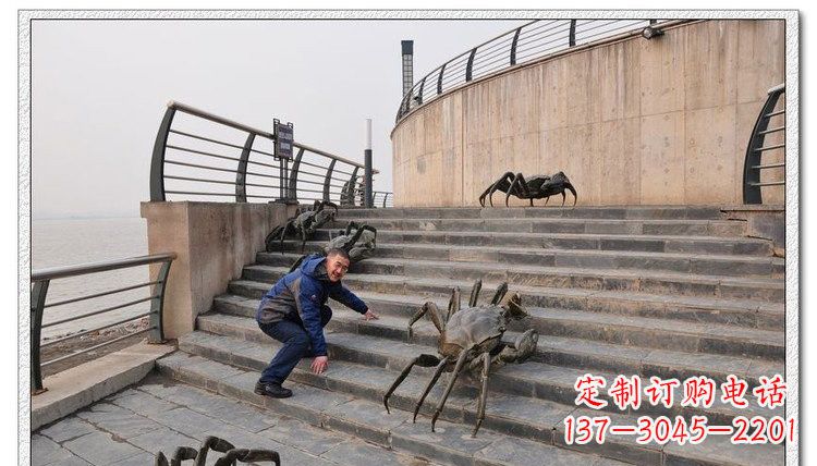 广西海边铜螃蟹雕塑是由中领雕塑定制生产的一款…