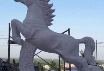 广西深受历史文化启发的铸铁祥云马雕是中领雕塑…