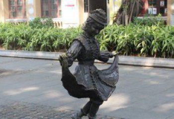 广西中领雕塑推出的爱舞的小少女铜雕，以少女跳…
