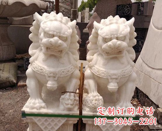 广西汉白玉踩绣球狮子石雕_2