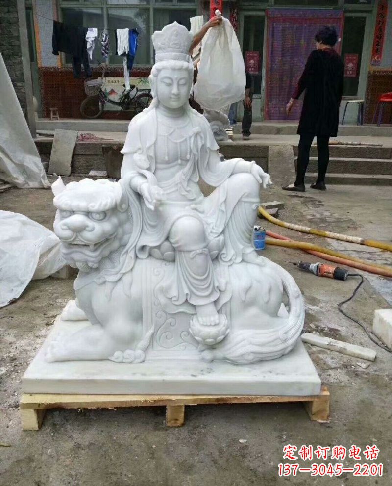 广西高端汉白玉文殊菩萨狮子雕塑