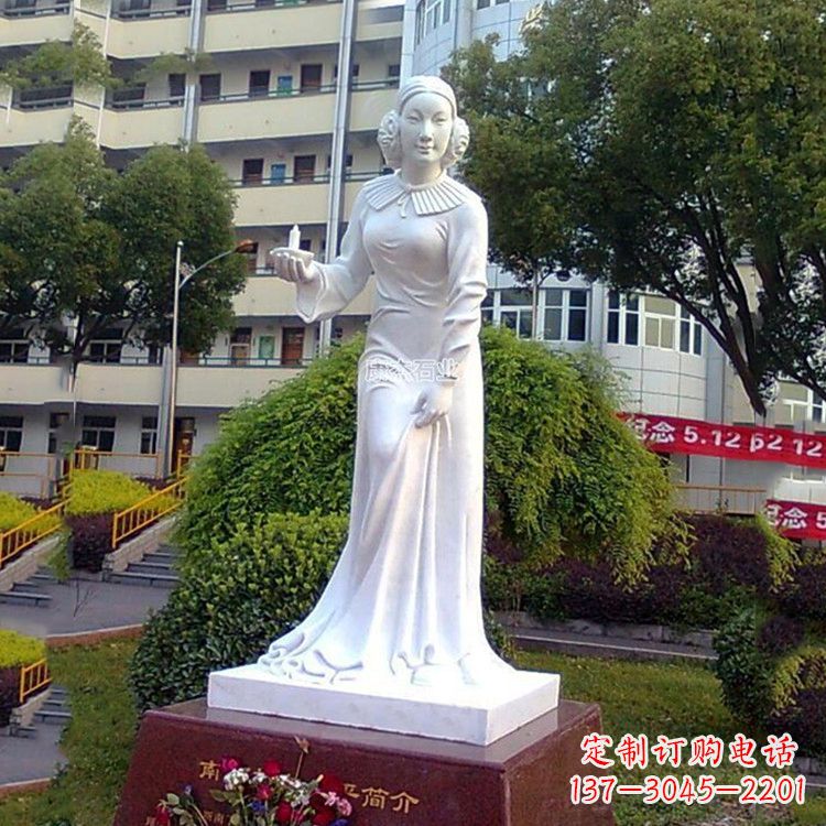 广西纪念南丁格尔的纯白玉雕塑