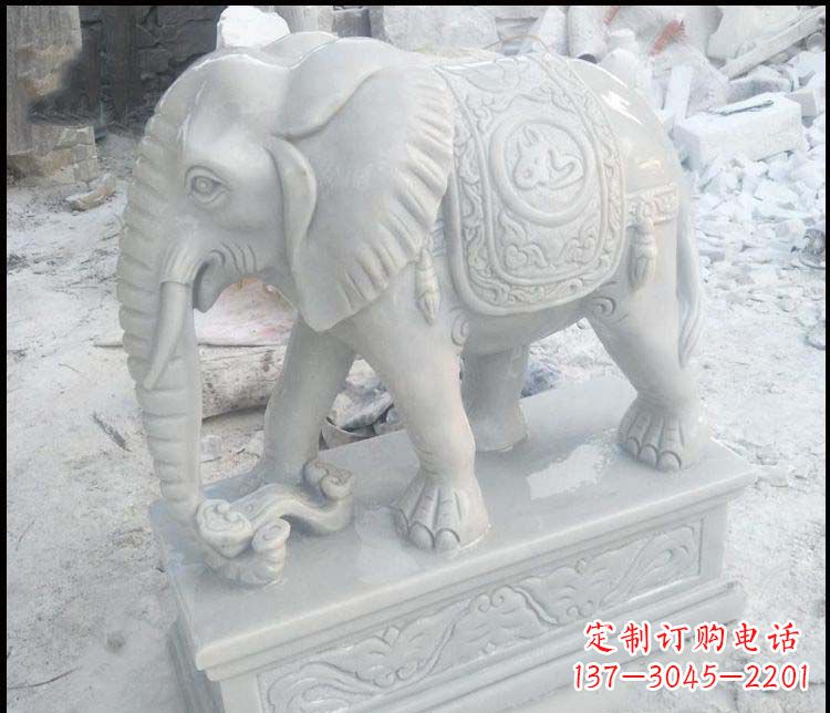 广西汉白玉吉祥鼻卷如意的大象石雕