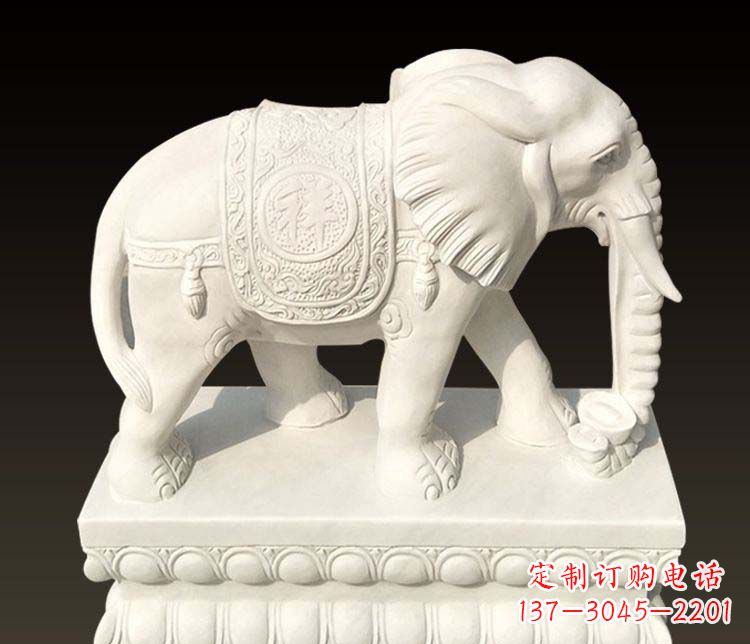 广西汉白玉吉祥如意鼻卷元宝的大象石雕